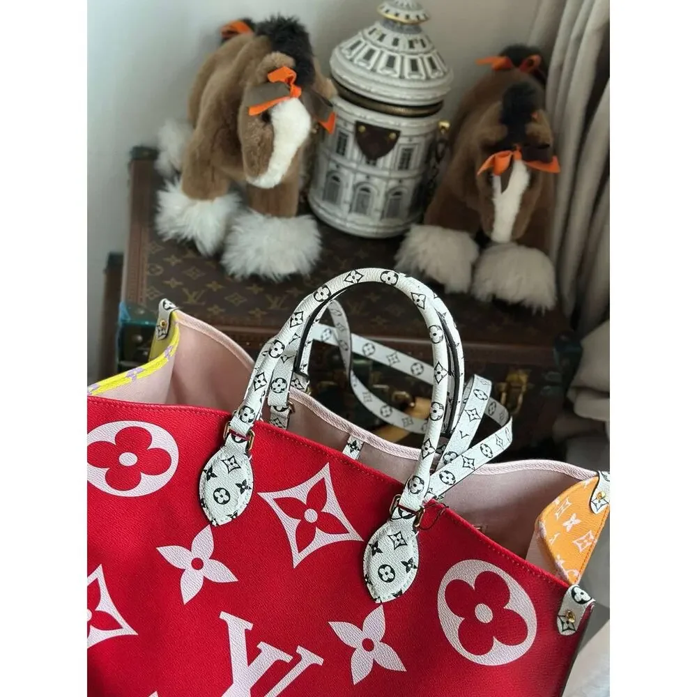 Louis Vuitton please note